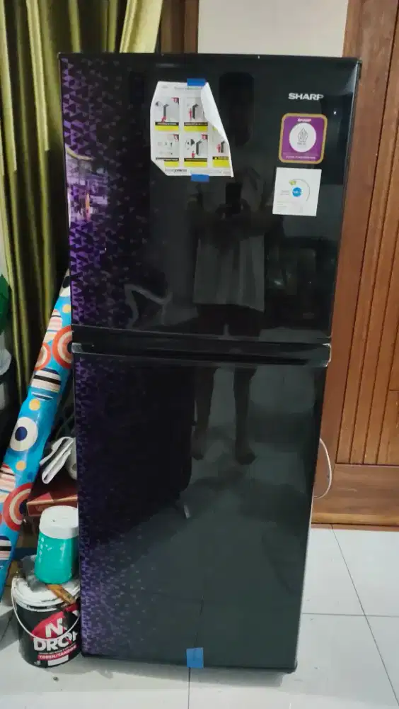 Dijual kulkas merk Sharp 2 pintu