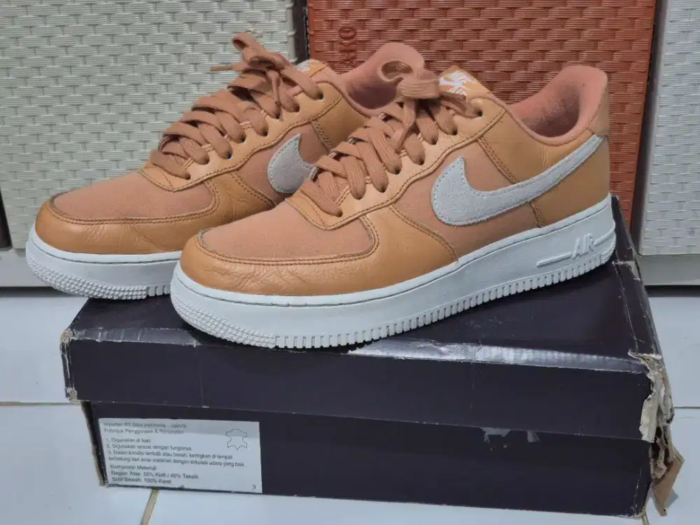 Sepatu Sneakers Pria AIR FORCE 1
LOW 07 LX DV7186200 ORIGINAL