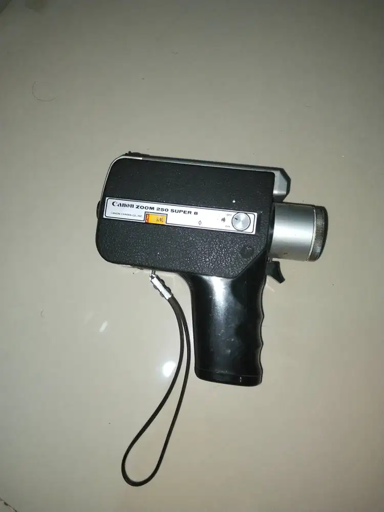 kamera film antik Canon Zoom 250 Super 8.
