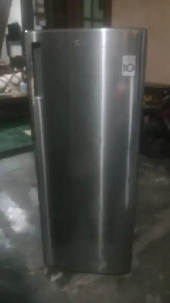 Jual fresernya kulkas merk LG sangat normal beku dan mukus