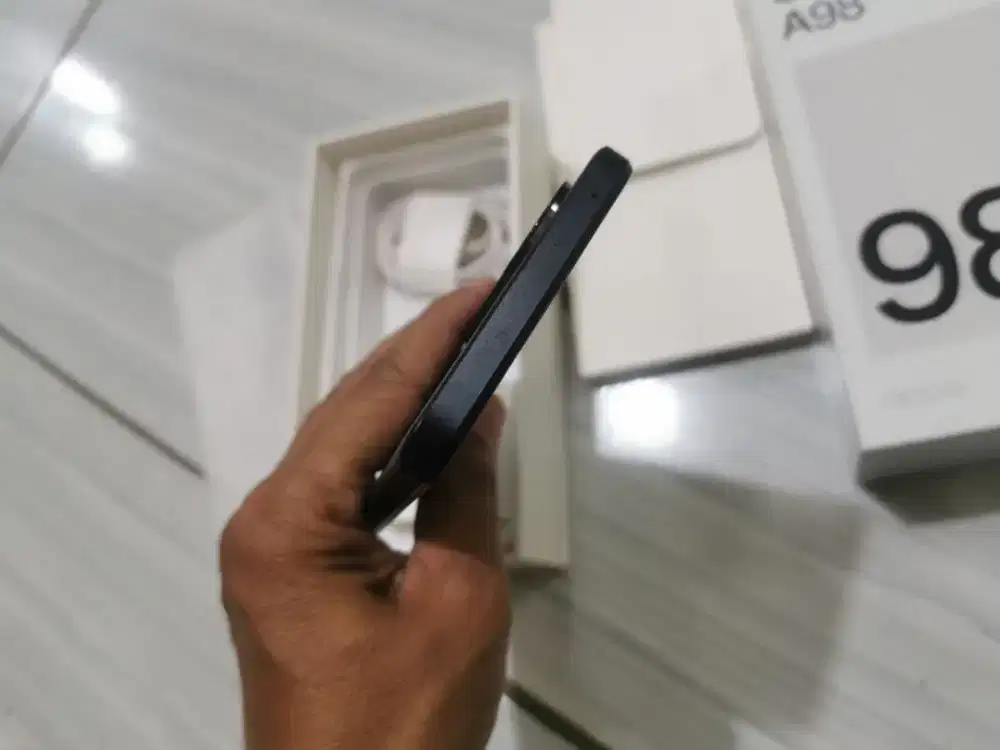 Oppo A98 5G
Ram 8/256