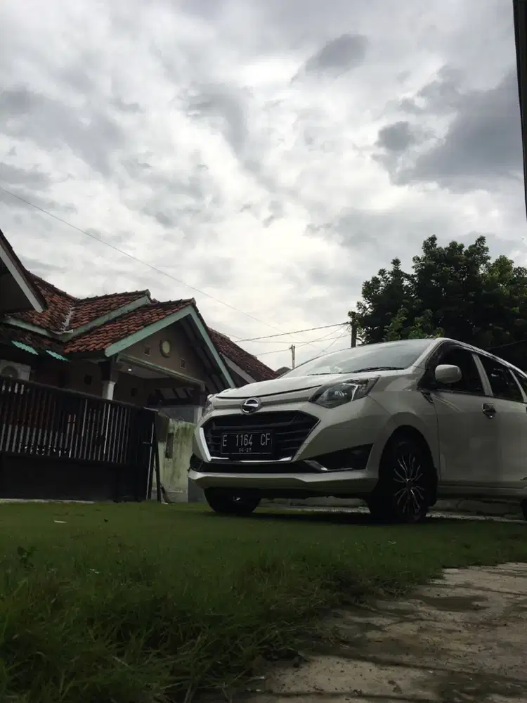 DAIHATSU SIGRA X DELUXE 2017