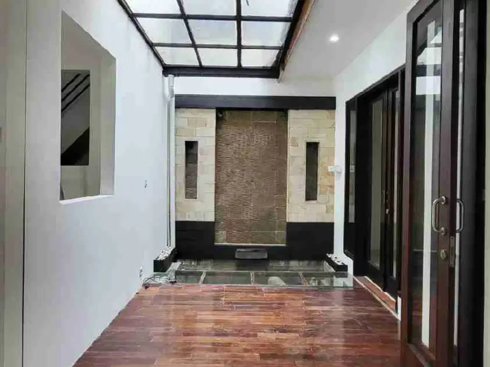 Dijual Rumah Bagus di Emerald Residence Bintaro
