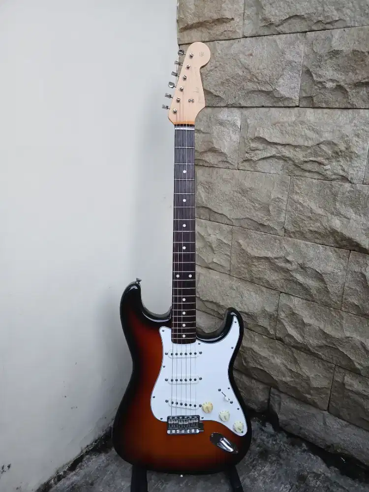Fender Japan Stratocaster ST 62-US Sunburst Tahun 1997-2000 Original