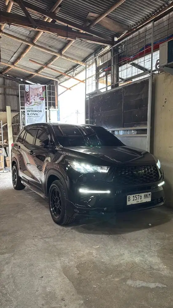 Innova zenix V hybrid modelista 2023