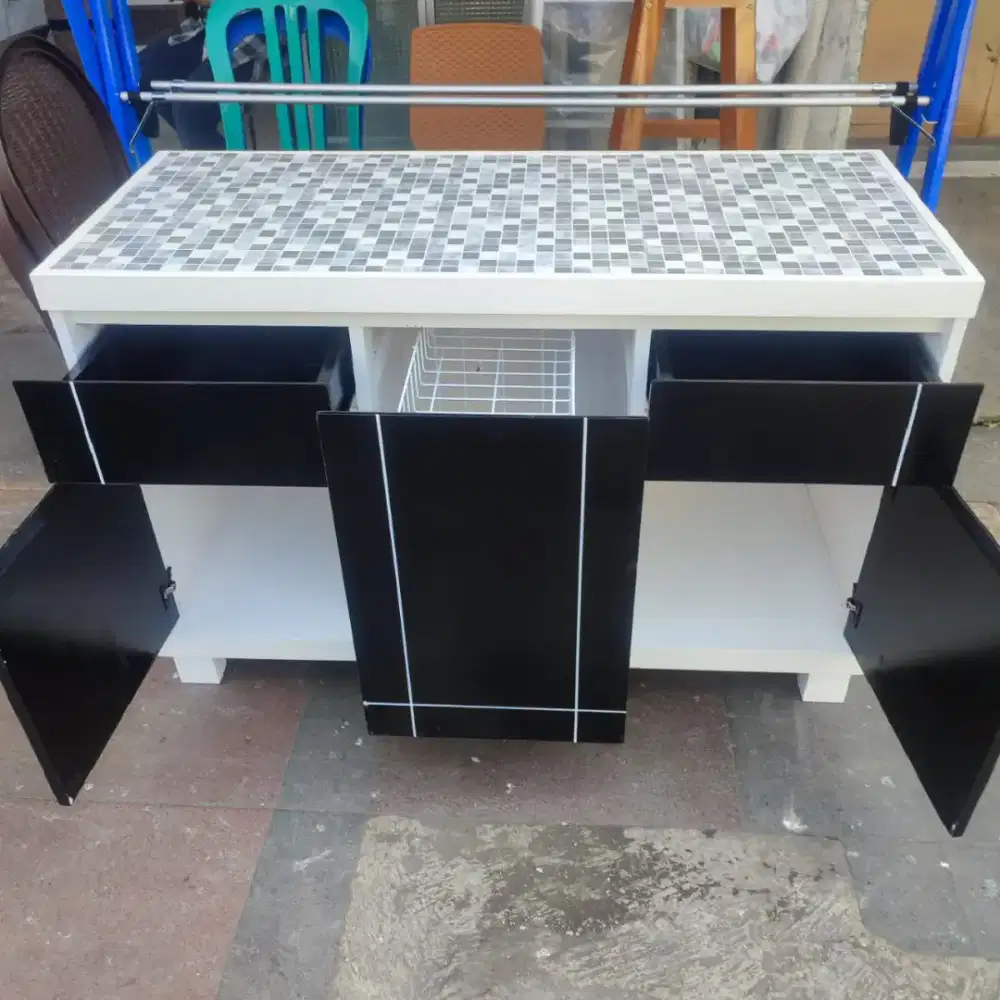 RAK. KOMPOR 3 PINTU BAHAN TRIBLOK