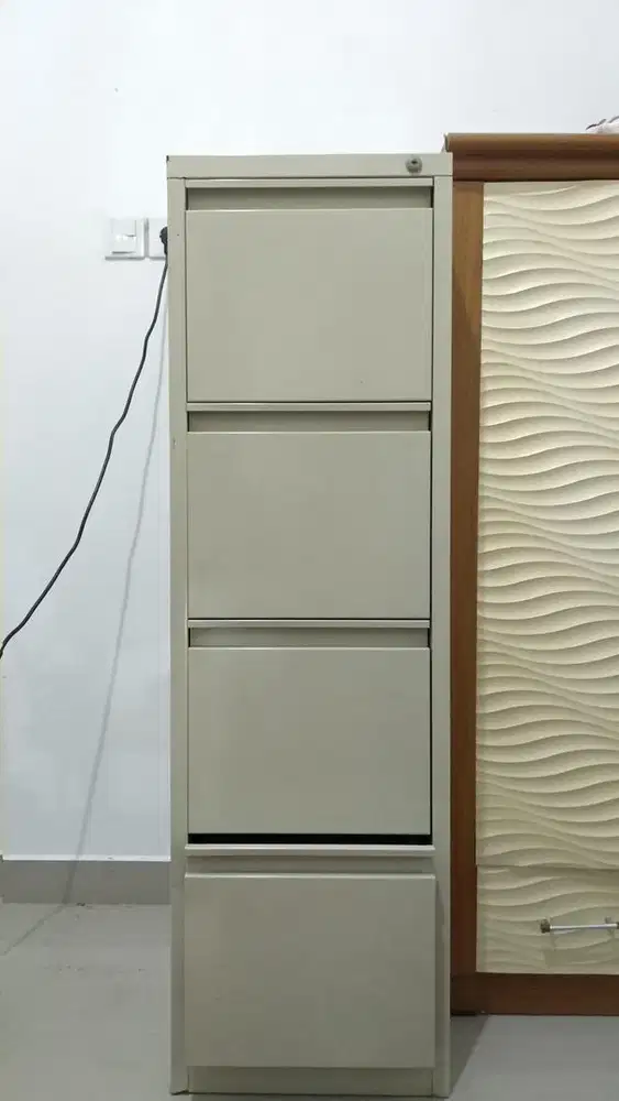 Filling Cabinet/Lemari Besi