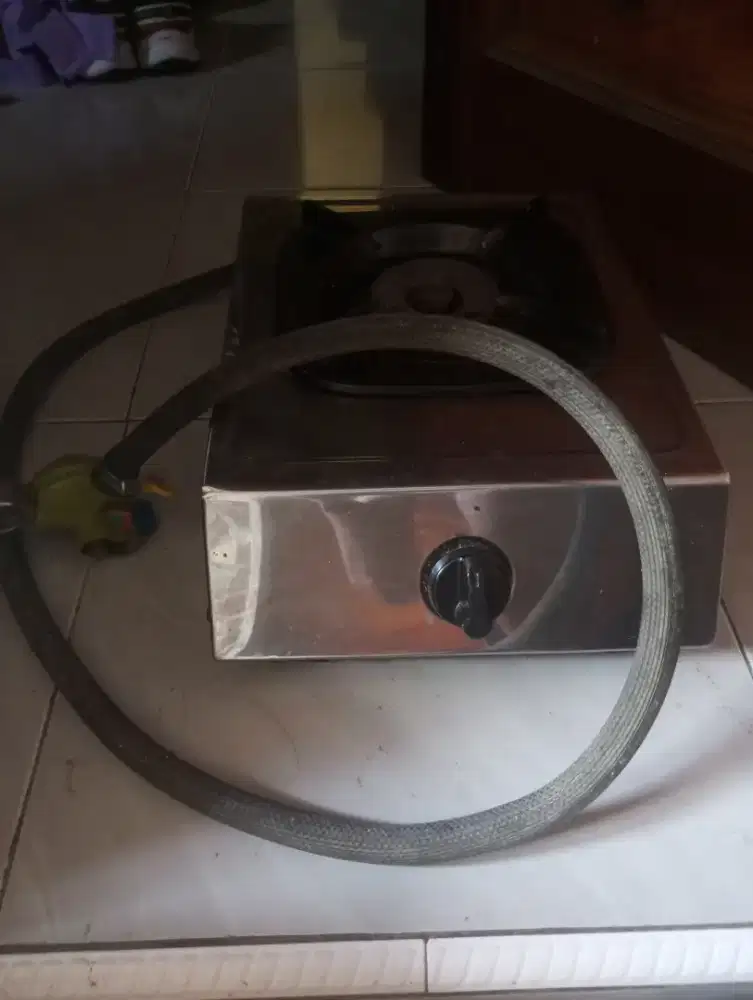 Kompor dan selang regulator