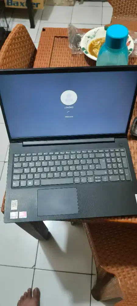 Lenovo amd ryzen 5 7520U 8/256