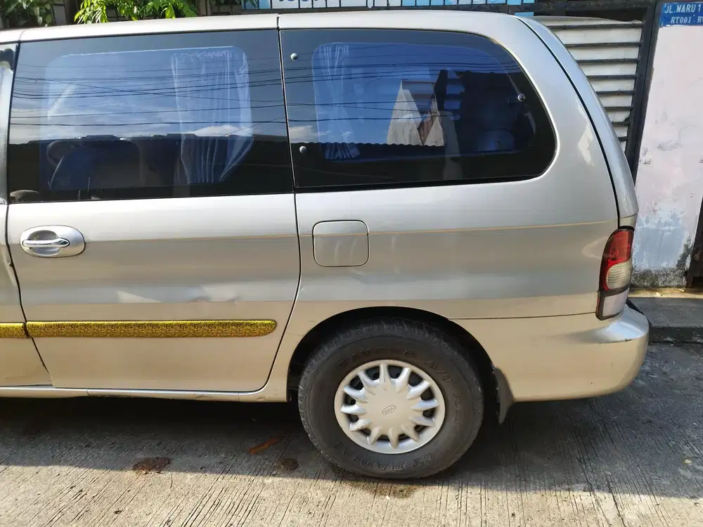 Kia Carnival 2001 Bensin