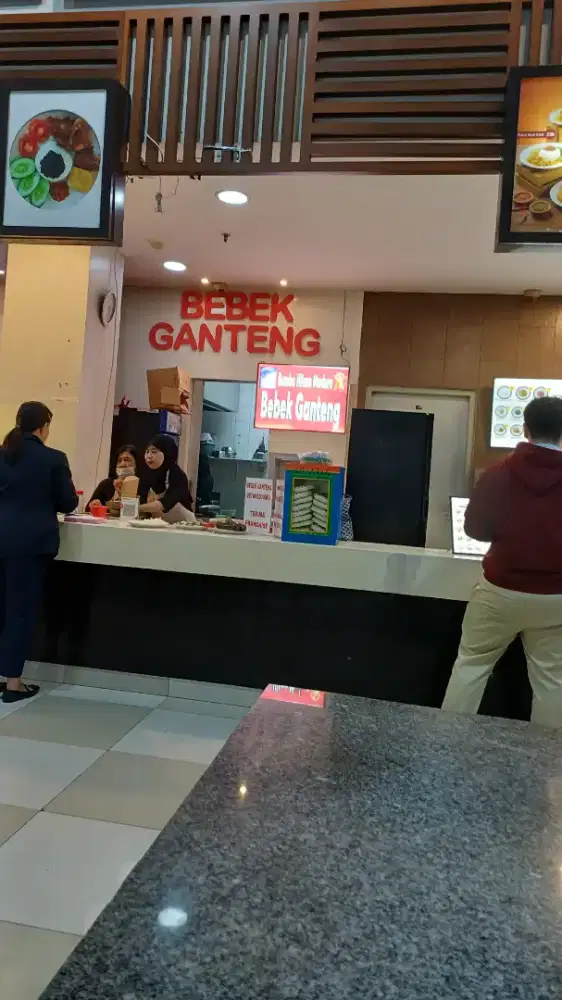 Dibutuhkan wanita atau pria, yg mau bekerja di permata kulinary lippo