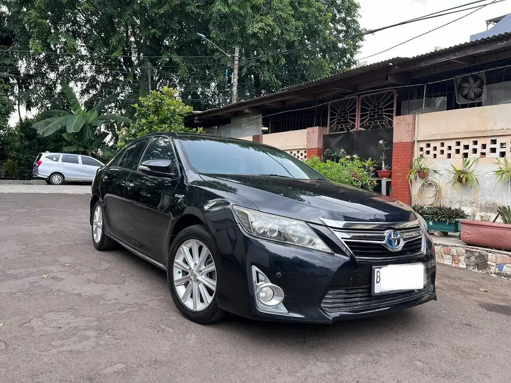 Toyota Camry Hybrid 2.5 L 2014 AT