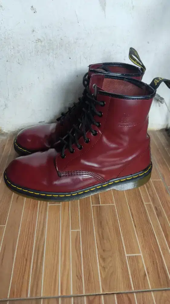 Dr Martens Docmart 1460 8 hole Red Cherry