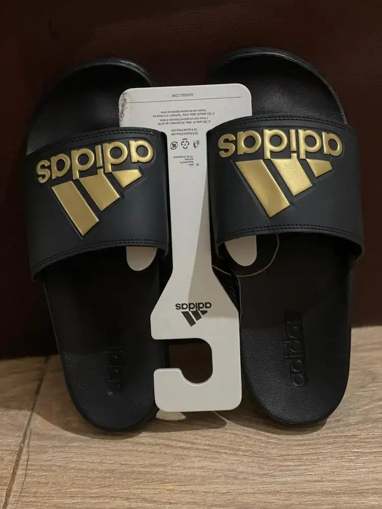Sandal adidas adilette