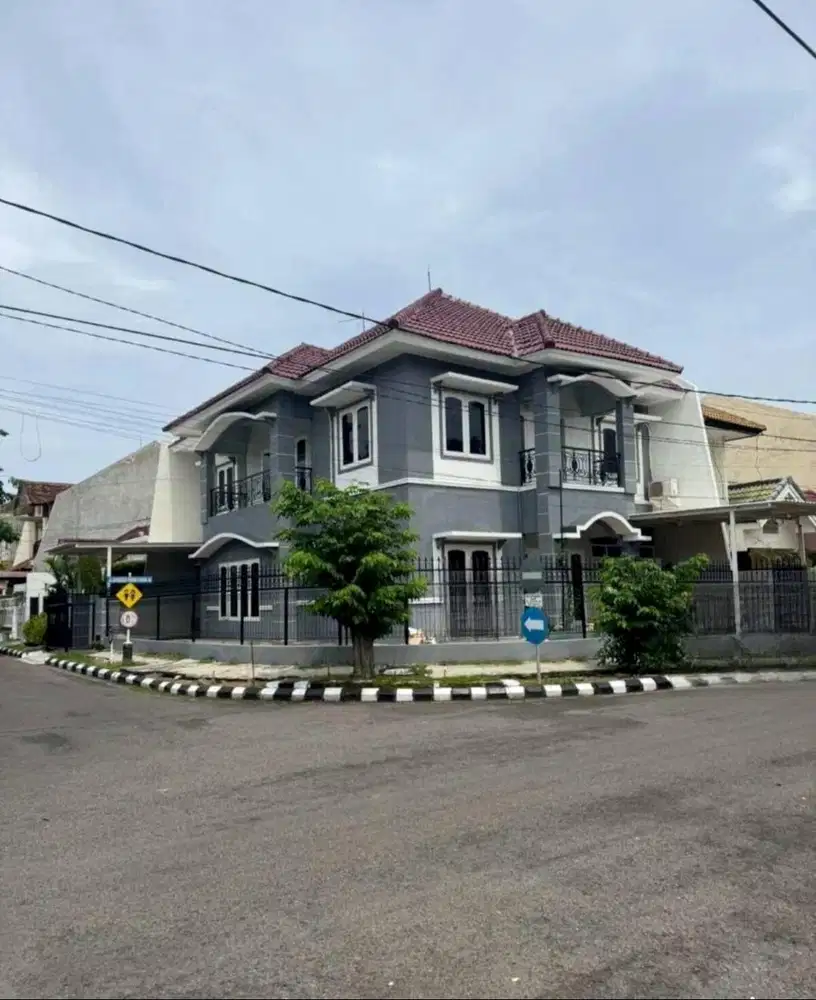 DISEWAKAN RUMAH HOOK Rumah siap huni Baru renovasi  SUTOREJO PRIMA