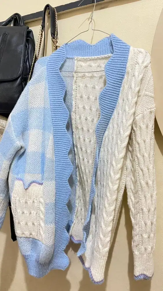 cardigan rajut biru