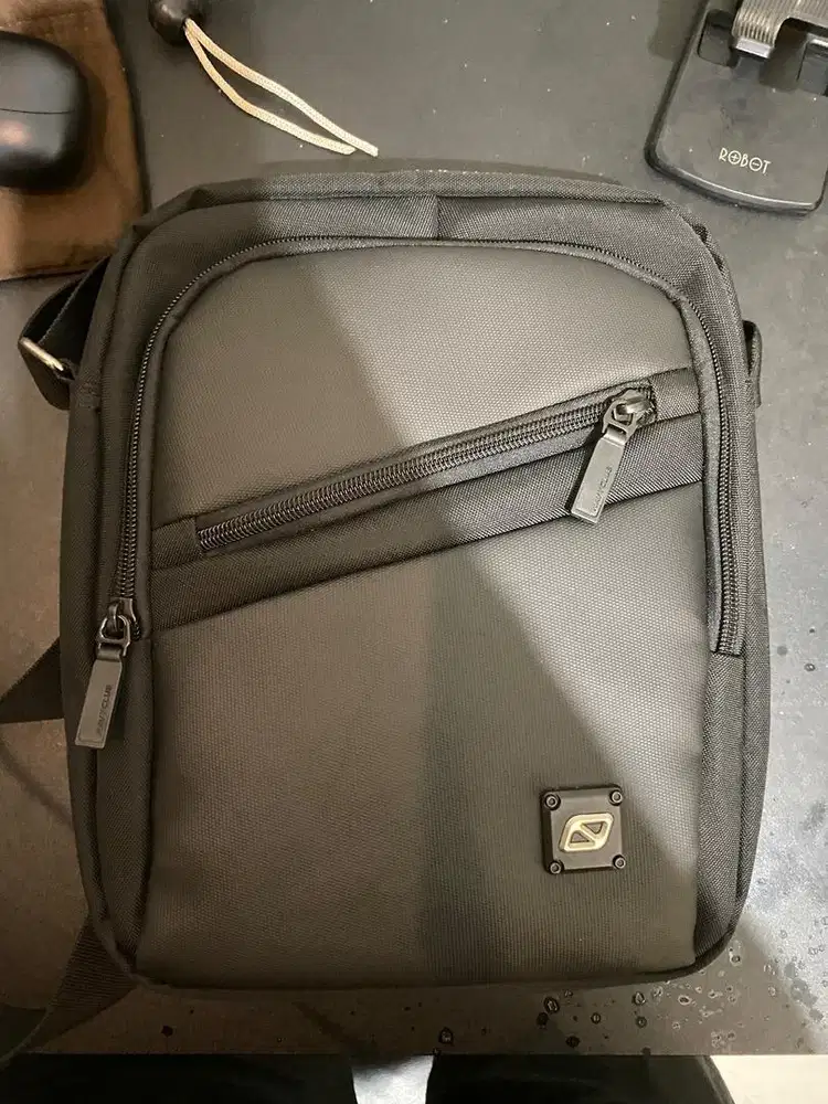 Tas Selempang / Crossbag Navy Club 100% Original Baru Dipake 2 Bulan