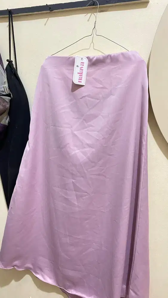 rok satin silk wanita