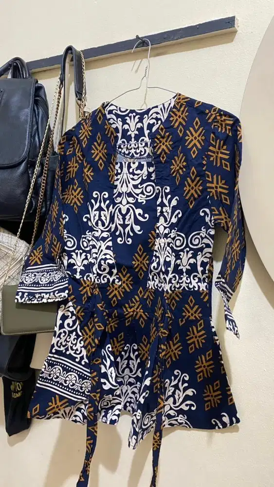 blouse batik wanita