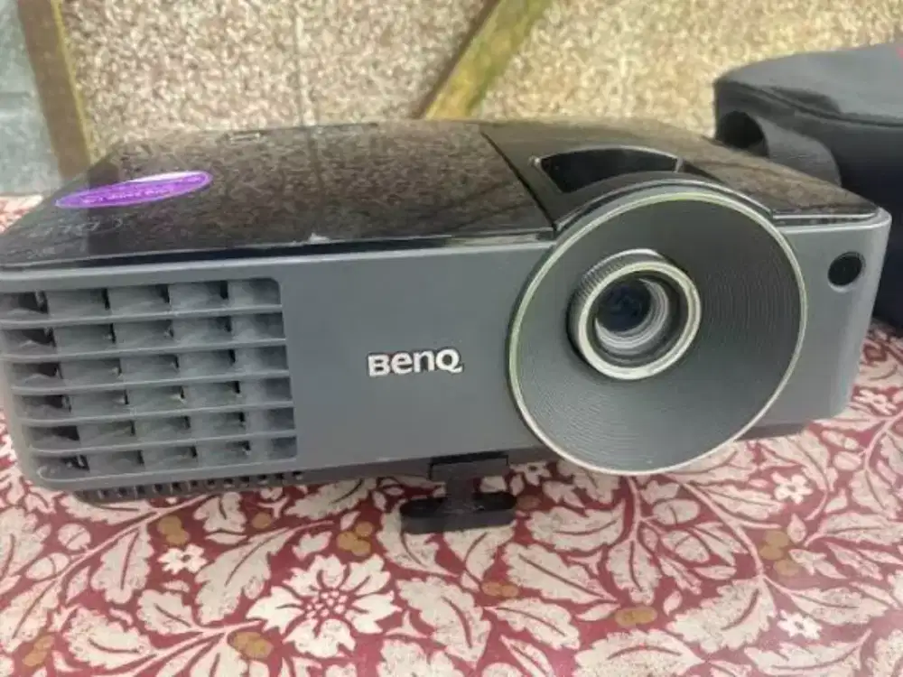 Benq ms520,  terang,  siap nobar