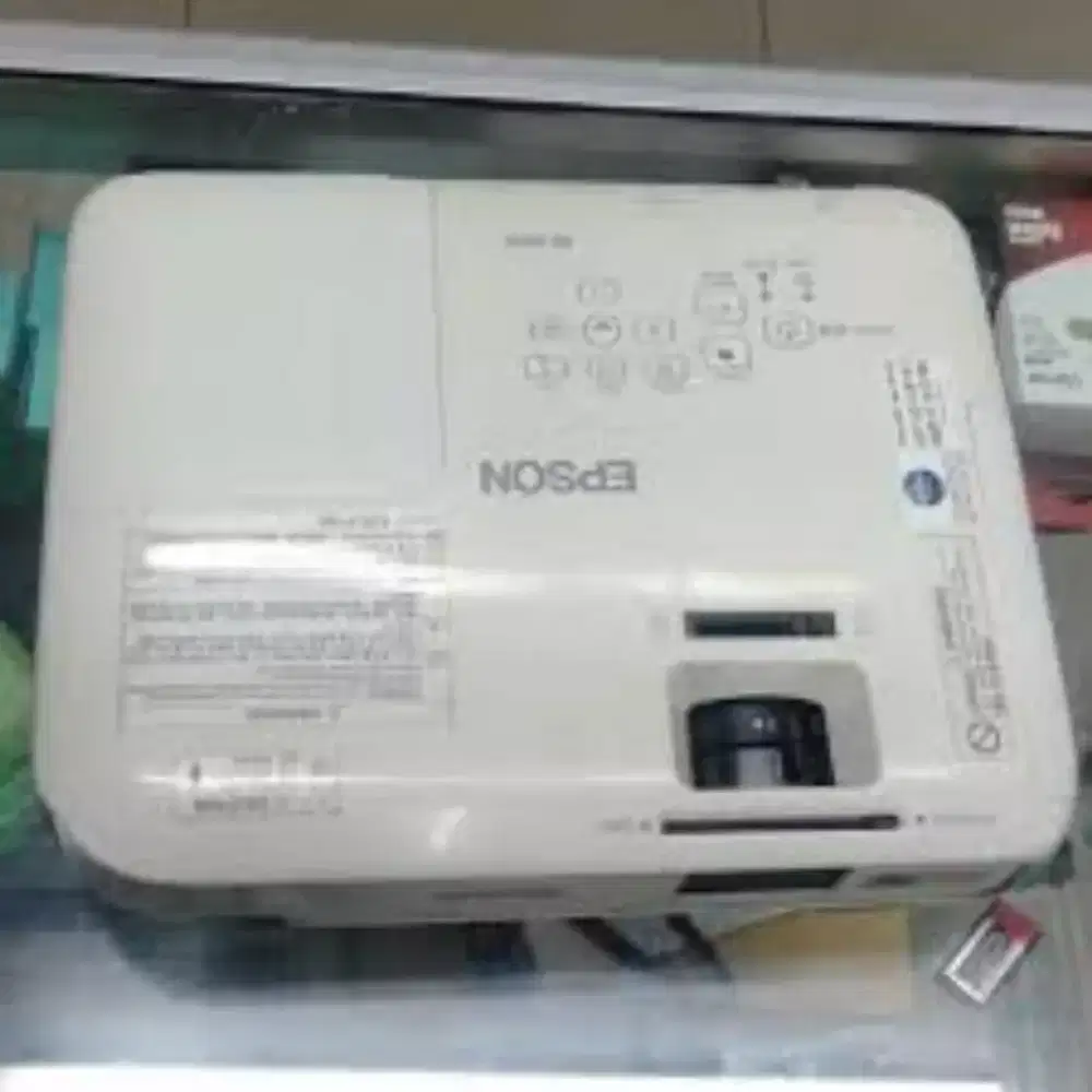 Proyektor epson ebs9 seken, terang