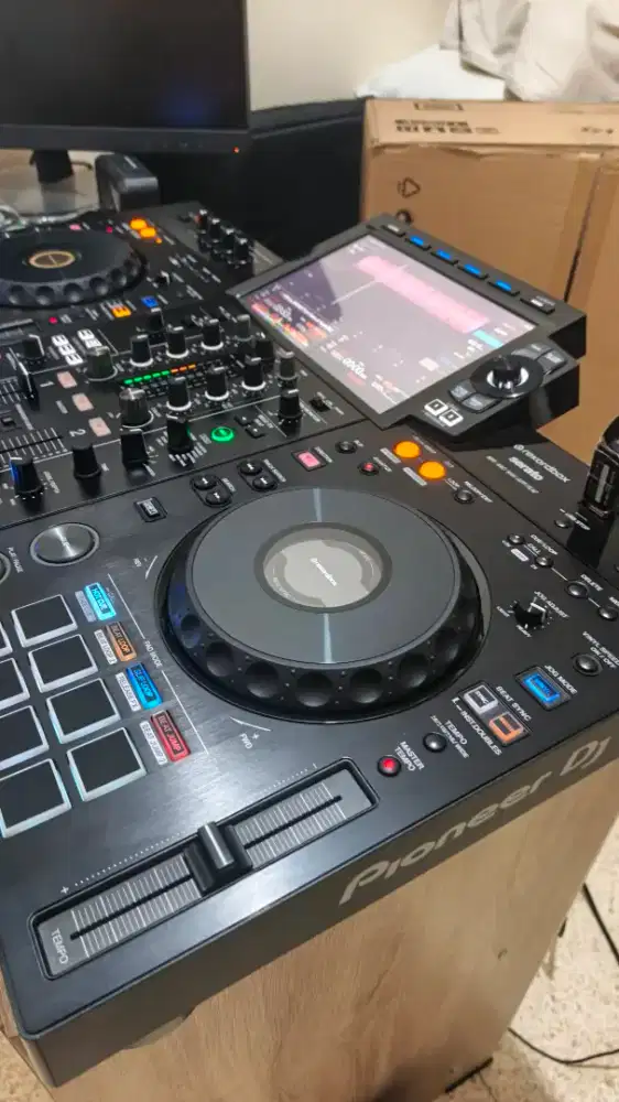 ALAT DJ XDJ RX 3 like new.