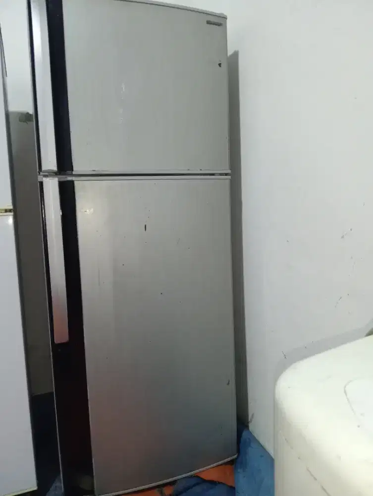 Kulkas Sharp 2Pintu