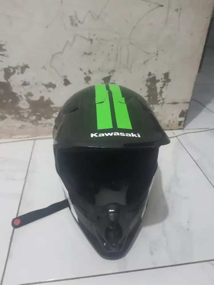 Helm Original Kawasaki ukuran L.. Kondisi BARU