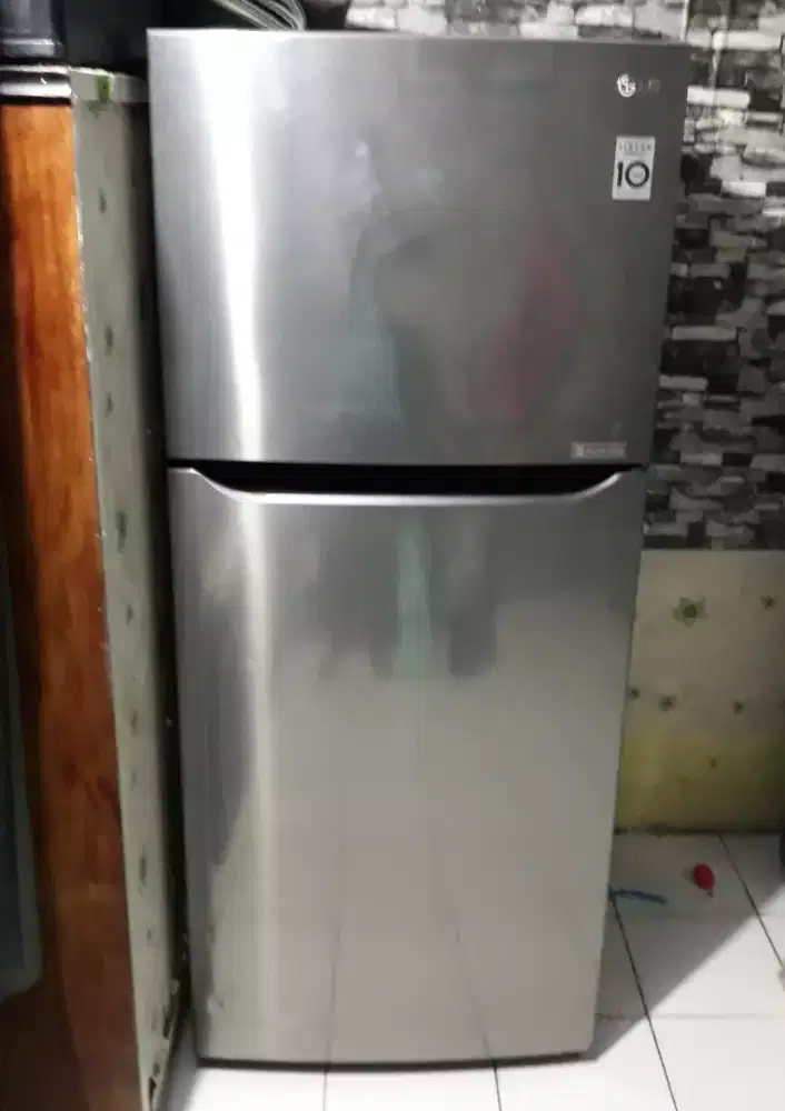 kulkas LG inverter 2 pintu jumbo 400 liter muat banyak hemat listrik