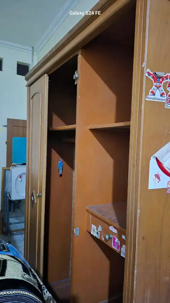 Lemari baju dijual murah