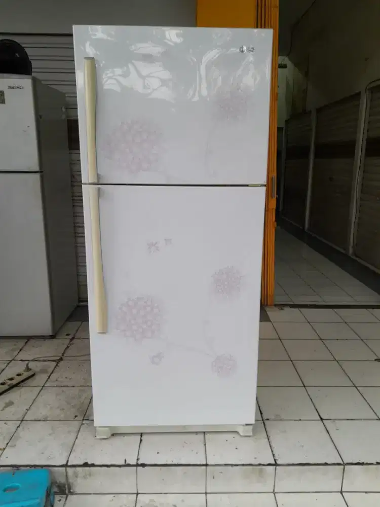 DIJUAL kulkas 2 pintu merk LG