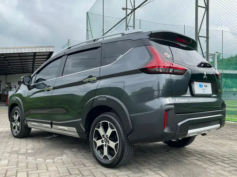 DP 39Jt! XPANDER CROSS AT PREMIUM 2021 Like New