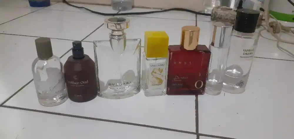 Jual botol parfume kosong berbagai merk ada 7 botol borongan aja