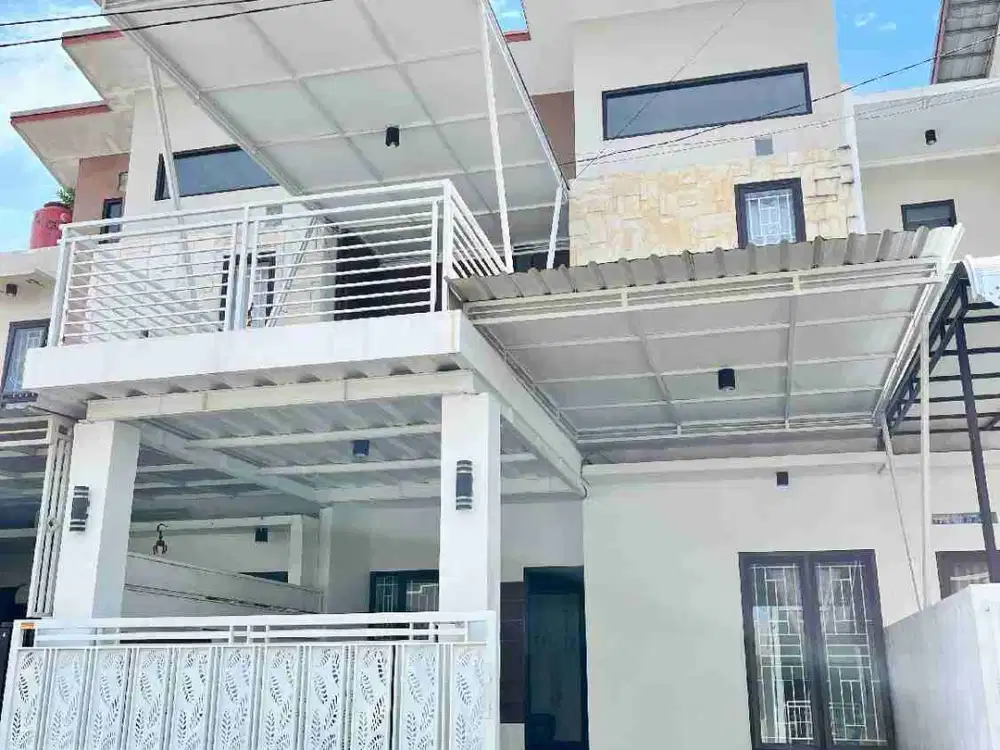 Rumah Villa Balkon Luas Dekat Kampus di Malang