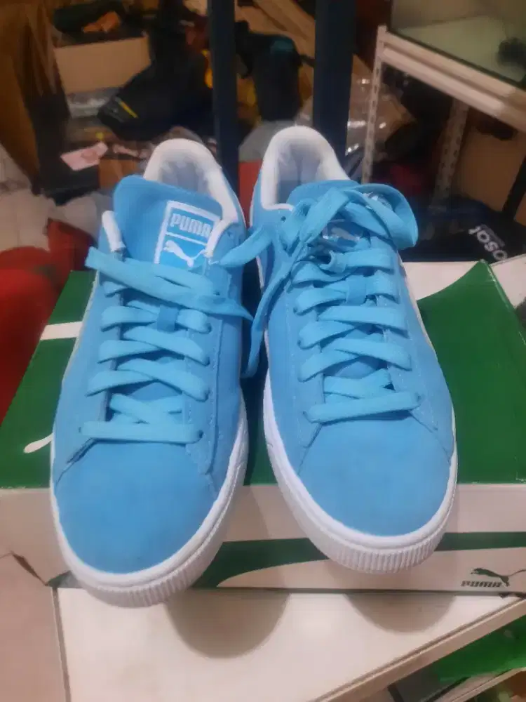 Dijual sepatu PUMA dengan logo MAERSK