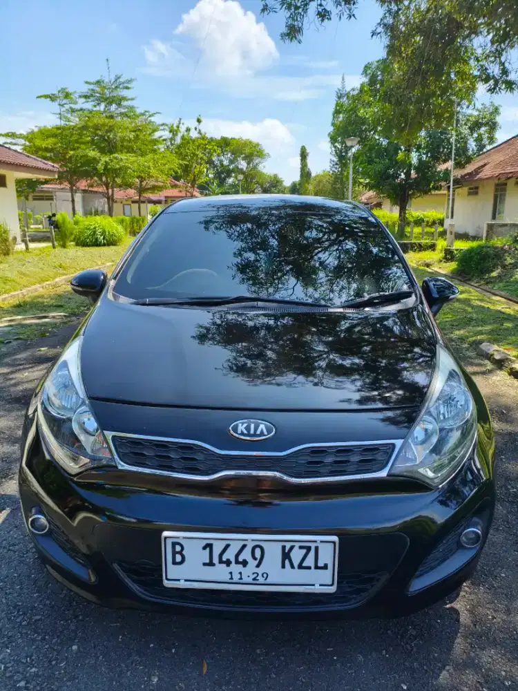 KIA All New Rio Hatchback 2014/2013 Hitam Glowing
