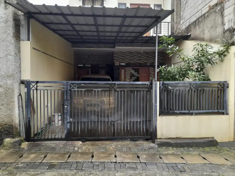 Rumah Luas Lokasi Strategis Dekat Busway Puribeta Ciledug