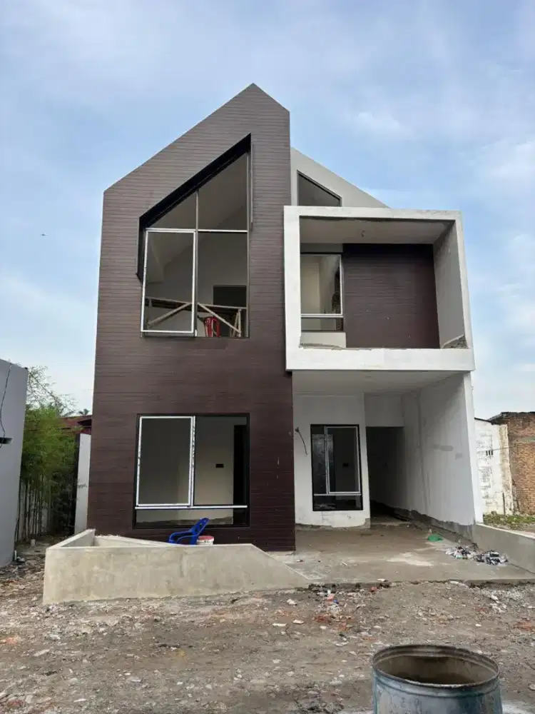 MODEL KEKNIAN, DEKAT KAMPUS, DAN TIDAK BANJIR