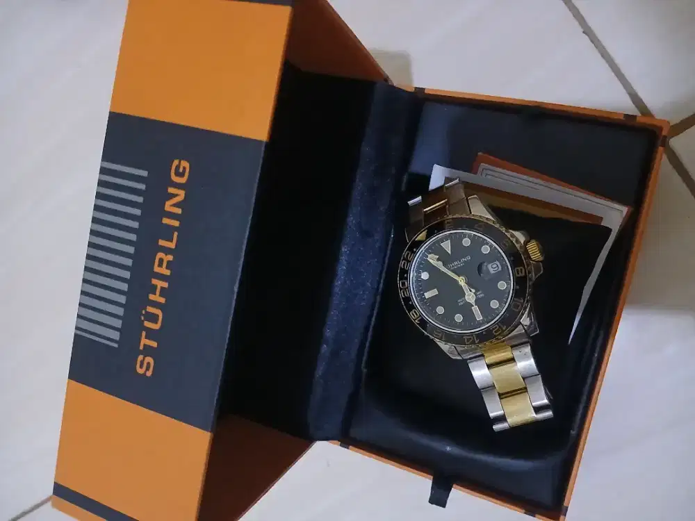 Jam tangan stuhrling aquadiver