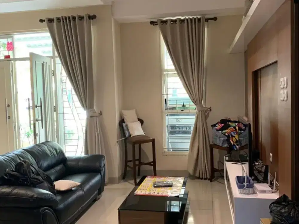 Dijual Rumah Golf Lake Residence