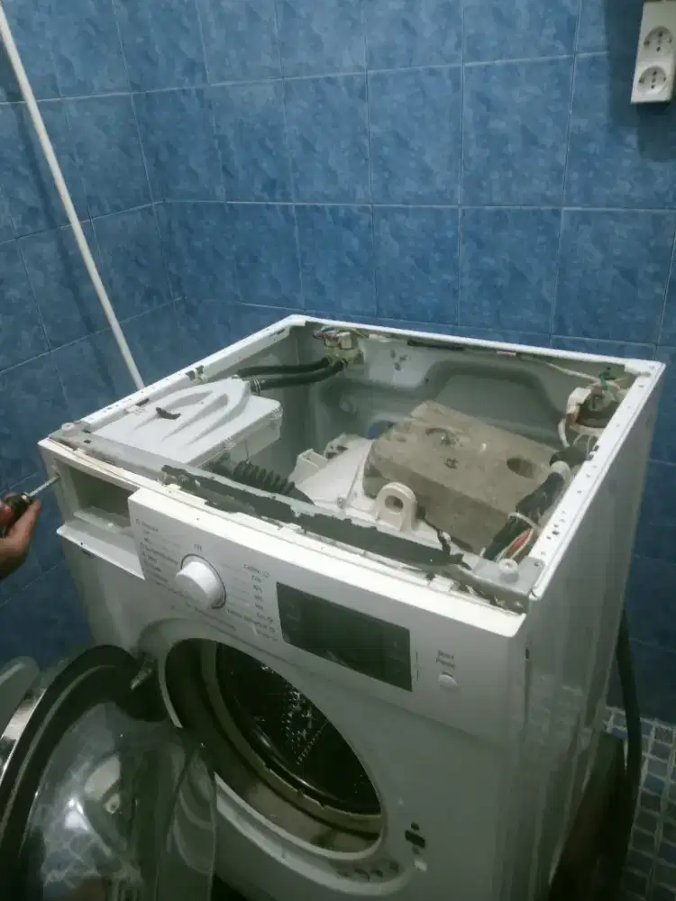 JASA SERVICE KULKAS,AC DAN MESIN CUCI