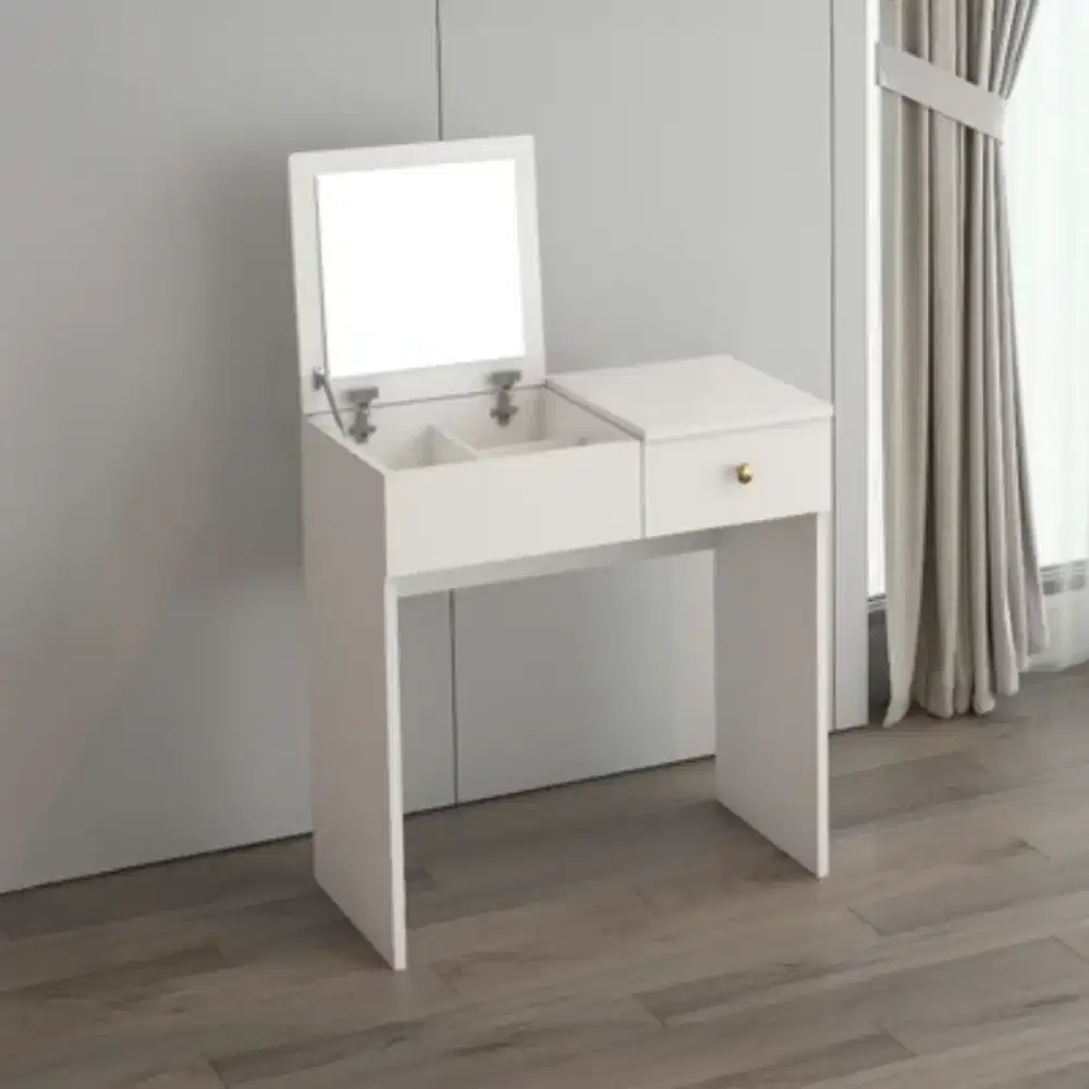 Meja rias merek informa