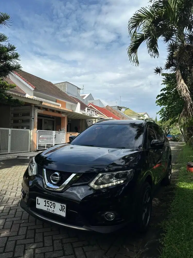 NISSAN XTRAIL NIK 2014 PEMAKAIAN 2015 HITAM BAGUS MURAH