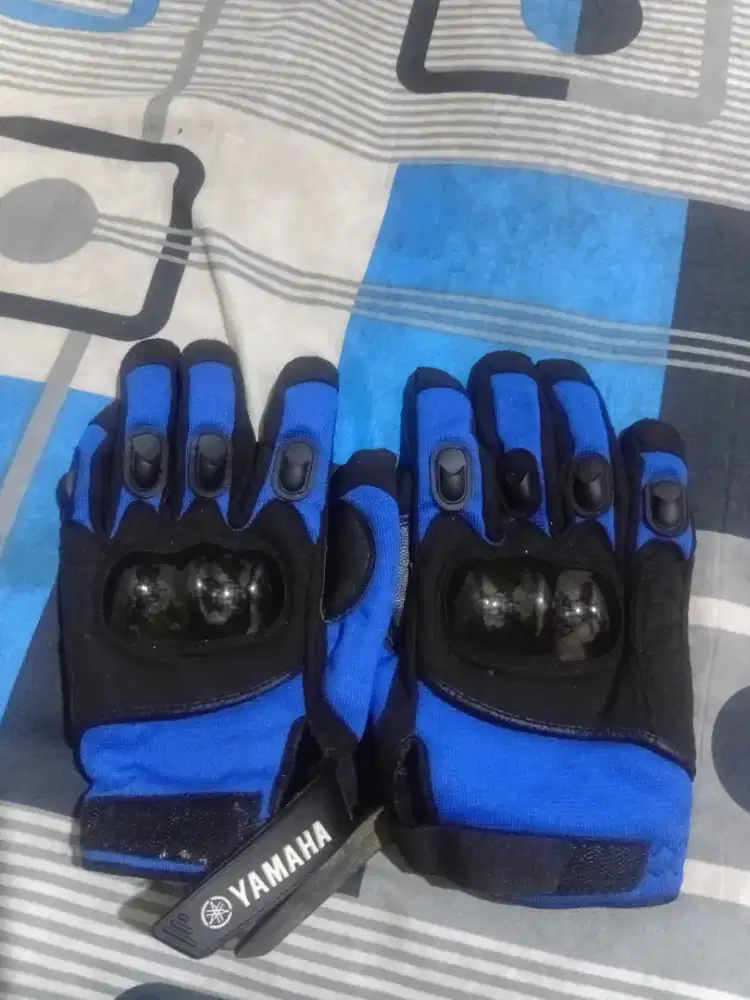 Dijual sarung tangan yamaha ori. Bagus