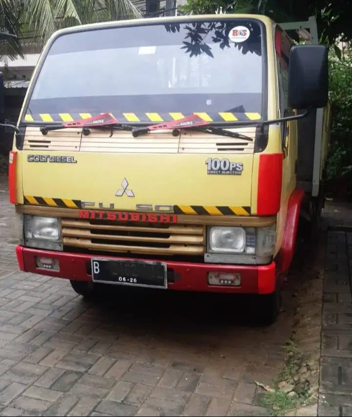 DIJUAL TUCK PS 100 DOUBLE  6 RODA  BAK TRIWAY  TAHUN 2006