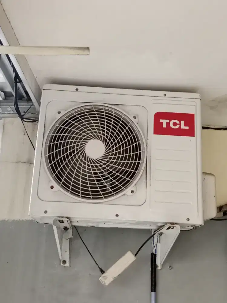 Dijual CEPAT!! AC Second kondisi masih bagus mulus