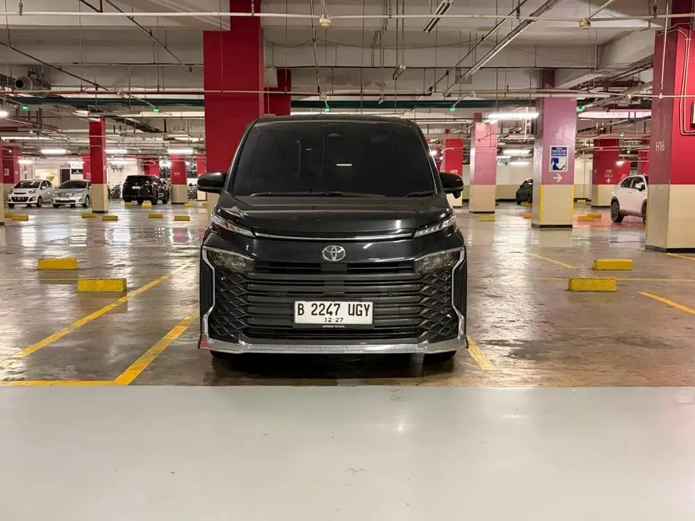 Toyota Voxy 2022 Bensin