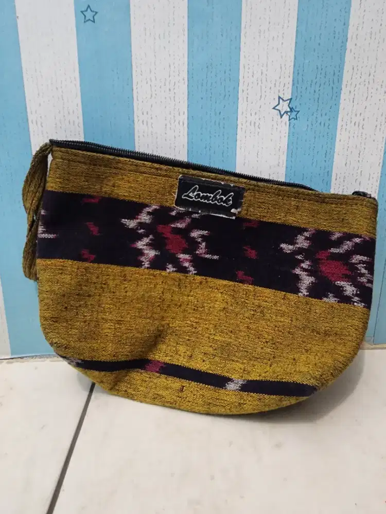 Pouches lombok warna kuning
