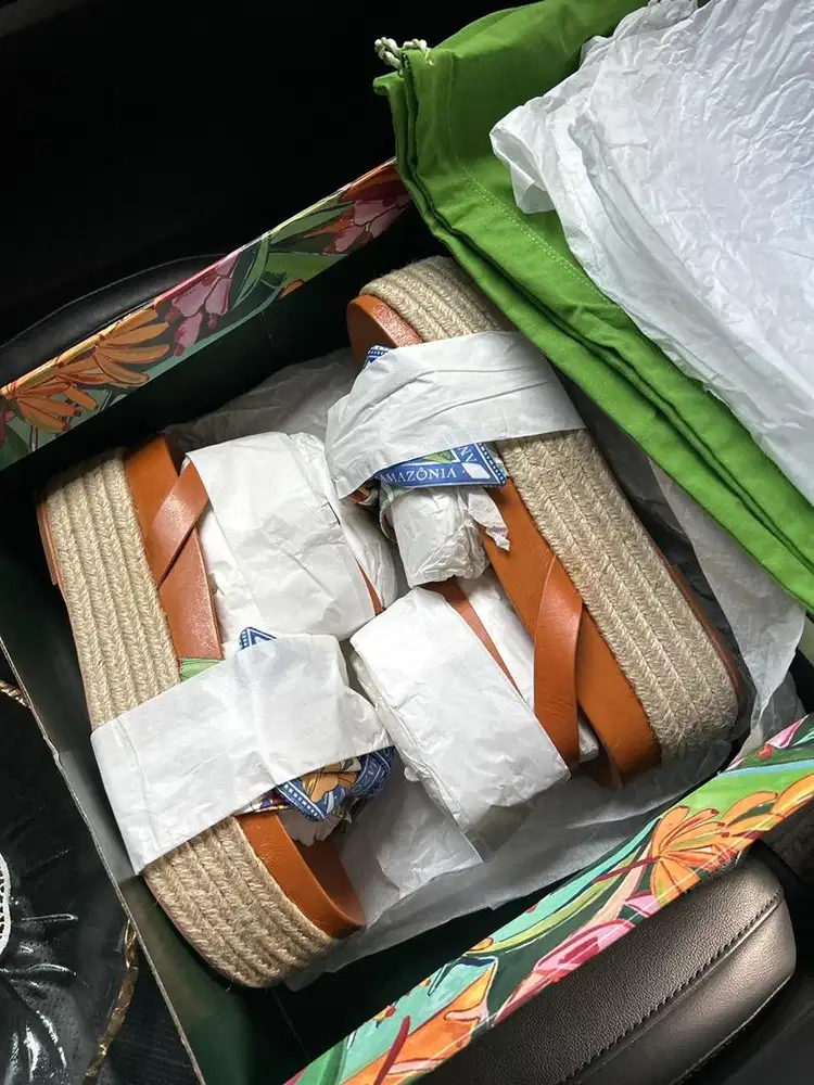 NEW WEDGES FARM RIO MADE IN BRAZIL