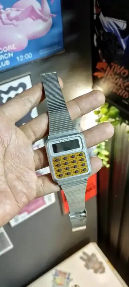 Jam tangan Sanyo vintage calculator